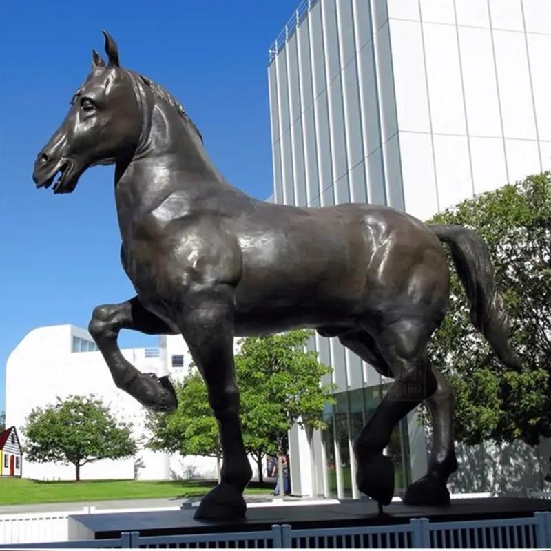 铜马雕塑
