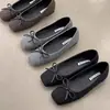 Zapatos Planos Suaves de Punta Cuadrada con Lazo y Boca Baja 2025 Otoño Nuevos Ligeros Franceses Slip-On Zapatos de Abuela Gorro