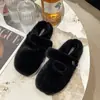 Chinelos femininos felpudos de calçar, novo estilo outono/inverno 2026, forrados com fleece para aquecimento, fáceis de calçar, chinelos de algodão versáteis