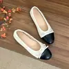 Sapatilhas planas estilo Chanel com laço para mulheres, nova coleção outono 2026, sapatilhas slip-on de bico fino para uso noturno e para o dia a dia