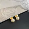 Novos Brincos de Pérola 2026, Brincos Stud de Luxo Leve, Novos Acessórios de Orelha Elegantes de Alta Qualidade, Design Único, Versátil para Uso Diário para Mulheres