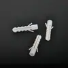 El fabricante suministra tubos de expansión de 6*30 y 8*40 mm, tapones de plástico, insertos de tornillo, tornillos espirales y pernos roscados.