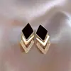 Brincos Geométricos Prismáticos Simples Estilo Hong Kong, Novos Brincos de Moda de Luxo Leve de Design de Nicho para Mulheres