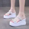 Sandalias de verano para mujer para exteriores 2026 nueva moda plataforma de suela gruesa sandalias de una tira estilo hada artículo popular de celebridad de internet
