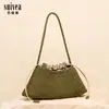 Bolsa de Hombro y Axila Tejida de Lujo Accesible Nueva Otoño e Invierno 2025 Bolso Bandolera Bolso Cesta de Verduras Bolso de Mano Versátil Esmerilado