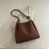 Bolsas Populares de Este Año para Mujer de Gran Capacidad para el Trabajo Nuevo 2025 Invierno Retro Moda Bolso de Hombro Bolso Cubo
