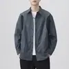 Camisa de trabajo exterior estilo montaña para hombre, nuevo modelo otoño 2026, marca de tendencia retro americana, camisa de manga larga con retazos para hombre