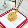 Pingente Bússola Oito Tesouros Giratória com Diamantes Incrustados em Esmalte, Mesmo Estilo das Lojas de Ouro, Novo Pingente Bússola Oito Tesouros Estilo Chinês para Mulheres