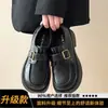 Mocassins femininos de sola grossa 2026 novos sapatos femininos primavera/verão sapatos pretos de couro simples estilo retrô para combinar com saias sapatos de couro pequenos estilo britânico