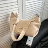 Las Bolsas Pequeñas de Moda Súper Populares de Este Año para Mujer 2026 Nueva Bolsa Cruzada con Decoración de Mariposa Bolso de Hombro Único Bolso de Mano Debajo del Brazo Bolso Cruzado