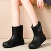 Galochas com Cordão Casal Sapatos de Chuva Masculino e Feminino Adulto Impermeáveis Super Macios Antiderrapantes Resistentes ao Desgaste Sapatos de Borracha Com Veludo Moda Botas de Água