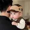 Gorro de Bebé Estilo Otoño e Invierno Cálido Engrosado Pana Cortavientos Pico de Pato para Niños y Niñas Elegante Gorra de Béisbol con Estampado de Leopardo