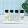 Escova de Dentes com Canudo Descartável Escova de Dentes em Caixa de Hotel Pente Touca de Banho Sabonete Chinelos de Lã de Hotel Fabricante Em Estoque