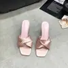 2026 Primavera/Verão Novo Bico Quadrado Salto Alto Fino Elegante Emagrecedor Moda Francesa Sexy Bonito Abertura nos Dedos Chinelos Femininos