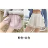 Shorts de outerwear feminino de verão, shorts de segurança finos e sexy com acabamento em renda de cetim, soltos, anti-exposição