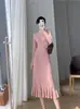 Vestido de tricô cauda de peixe para primavera e outono para mulheres, acima do joelho, comprimento médio, justo ao corpo, adequado para usar em camadas sob um casaco no inverno