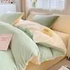 Conjunto de Cama Quatro Peças em Lã de Leite Dupla Face Outono/Inverno Conjunto de Lençóis Espessos de Lã Fina Conjunto de Três Peças em Flanela para Dormitório Estudantil