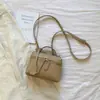 Bolso de Mano Cuadrado Pequeño de Mujer de Lujo Ligero de Moda 2026 Nuevo Bolso Cruzado Versátil de Bloques de Color con un Toque de Alta Gama para Salidas
