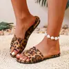 Sandálias Planas Versáteis Femininas Moda Verão 2024 Estilo Europeu e Americano Transfronteiriço Tamanho Plus Animal Print Leopardo Bico Quadrado