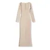 Vestido slip longo estilo europeu e americano inspirado nas Kardashian com aplicação de renda, conjunto de duas peças, acinturado, fenda, vestido justo ao corpo