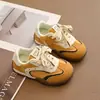 Tênis Feminino Modelos Primavera e Outono 2025, Tênis Chunky Forrado com Lã, Sapatos Casuais Infantis de Algodão de Camada Dupla, Tênis Infantis Espessos para Meninos