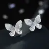 Brincos de Borboleta de Cristal Degradê Estilo Fresco e Delicado Liga de Cobre Incrustados com Zircônia Agulha de Prata S925 Brincos Femininos Versáteis e Modernos
