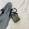 Bolso Cruzado Deportivo de Nicho Bolso Casual Pequeño Calle Hombres y Mujeres Simple Tendencia Primavera 2025 Bolso de Hombro Tipo Cubo