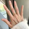 Anel de Cruz Exquisito Versátil Gota d'Água Brilhante Zircônia Totalmente Cravejado com Diamantes Multicamadas para Mulheres, Anel de Dedo Indicador Versátil de Luxo Leve