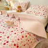 Conjunto de Três Peças Capa de Cama e Fronhas Fofas e Grossas Leite Fleece Colchão Estação Outono e Inverno Quente Macio Confortável Coração de Menina Capa de Cama