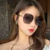 Elegantes Gafas de Sol Marrones para Mujer, Gama Alta, Celebridad de Internet 2025 Fotografía Callejera, Gafas de Sol Pequeñas Cuadradas que Resaltan el Rostro para Hombre, Protección UV