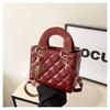 2025 Color Puro Nuevo Estilo Coreano Retro Simple Nuevo Bordado Acolchado Casual Bolso Cuadrado Pequeño Cruzado de Hombro Único para Mujer