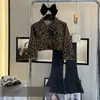 Conjunto de Ropa de Otoño para Niñas 2026 Nueva Moda Chaqueta con Estampado de Leopardo Estilo Coreano Pantalones Acampanados de Mezclilla Ajustados Conjunto de Dos Piezas