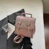 Mochila Super Descolada de Nicho para Mulheres 2026 Primavera/Verão Nova Moda Chique Mochila para o Dia a Dia Mochila Pequena para Viagem ao Ar Livre