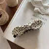 Presilha de cabelo tipo banana de tecido, simples e volumosa, tamanho grande, adequada para o trajeto diário, estilo gentil e despojado, presilha de cabelo vertical de acrílico