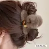 Pinza para el pelo de felpa con lunares de alta gama 2026, Pinza de tiburón moderna y exquisita para mujer, Versátil para el uso diario y el trabajo, Accesorio para el cabello
