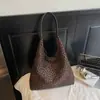 2026 Nova Bolsa de Ombro com Design de Nicho Bolsa Tote Casual Leopardo de Grande Capacidade Bolsa de Mão Simples Tendência Personalidade