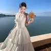 Vestido de princesa estilo tarta con cuello halter y fruncido en la cintura, estilo francés, perfecto para vacaciones junto al mar, elegante vestido largo en tela translúcida color marfil con diseño tie-dye