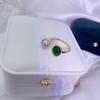 Set de Pendientes y Collar de Plata 925 con Aguja, Madreperla Blanca Natural, Pendientes con Piedra Ojo de Gato Verde Esmeralda, Populares en Redes Sociales