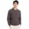 Estilo europeo y americano, polo ligero de lujo para hombre con cuello acanalado, presentando un diseño clásico y discreto que irradia un ambiente sofisticado y casual, y un suéter de punto de manga larga para hombre