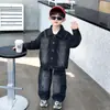 Conjunto para niño 2026 nueva colección primavera y otoño, conjunto de dos piezas infantil elegante y moderno con un diseño de mezclilla con flecos tridimensionales para otoño