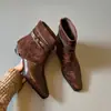 Novas botas curtas quadradas vintage para mulheres com tiras trançadas, botas finas de salto baixo, botas únicas versáteis no estilo da região selvagem do oeste de Sichuan