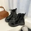 Botas Martin estilo europeu femininas 2026 novo outono e inverno sola grossa aumento de altura estilo britânico pessoas baixinhas versátil botas curtas marrons