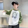Sudadera de manga larga moderna y genial para niños 2026 con diseño de bloques de color, cuello redondo, estampado de auriculares, moda casual elegante de otoño