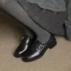 Mocassins de Couro Genuíno com Fivela Estilo Britânico 3,5cm para Mulheres Lançamento Primavera e Outono 2026 Sapatos de Couro com Bico Redondo e Salto Bloco com Fivela