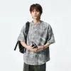 2026 Nova Camiseta Listrada Tie-Dye Desgastada Estilo Americano de Manga Curta para Homens, Design de Nicho Texturizado de Verão, Corte Solto