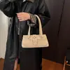 Bolso de axila retro de moda para mujer, bolso de hombro de diseño exclusivo con tachuelas, bolso de mano vintage de alta gama