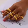 Anillo de 18K para Mujer Diseño de Nicho Ins Anillo de Unión Geométrica Anillo de Acero de Titanio Anillo de Línea de Hoja Hueca Joyería
