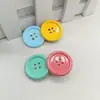 Pasador de Pelo con Botones de Colores de Doble Fila para Mujer con Flequillo Lateral en la Frente, Tocado de Pasador Personalizado de Color Crema Dulce y Femenino