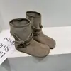 Nuevas botines de otoño retro estilo workwear de cuero suave para mujer, con suela plana, acabado de gamuza y detalle de hebilla