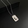 Collar Transfronterizo de Acero de Titanio para Mujer con 26 Letras Inglesas, Colgante de Letra Hueca, Collar de Placa Militar Versátil de Moda para Hombre, Joyería de Mano